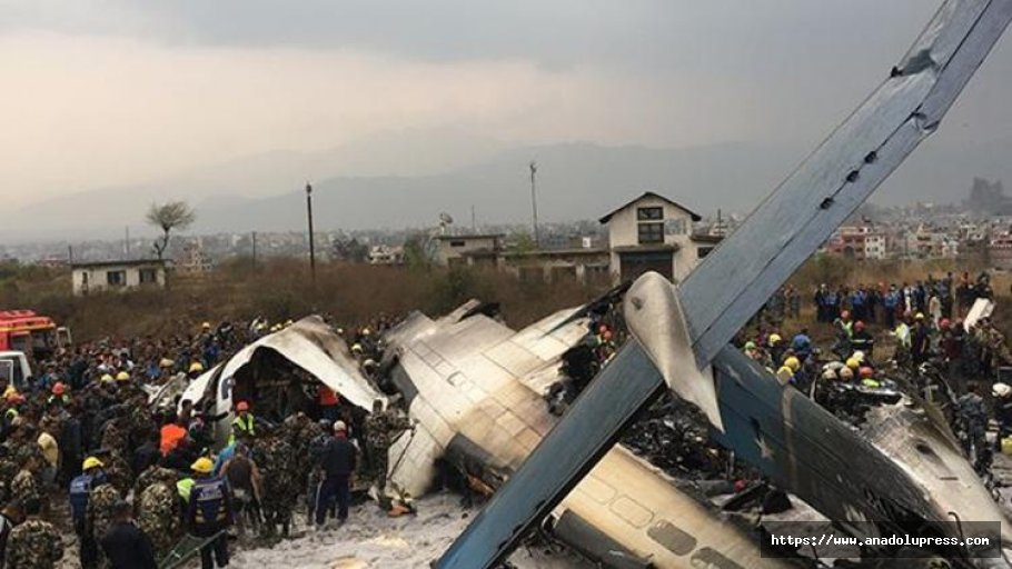 Nepal'de yolcu uçağı düştü!