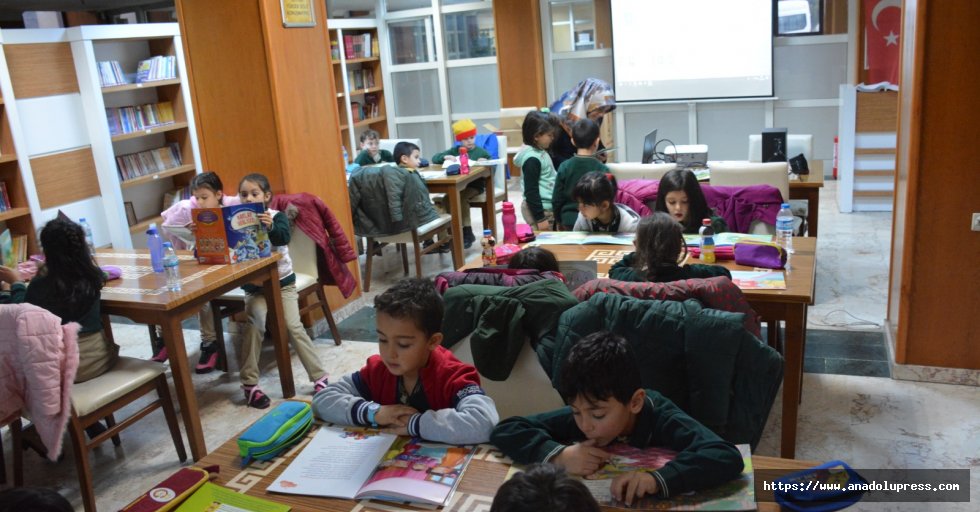 Büyükşehir’den “Okullar Kütüphanede” Uygulaması
