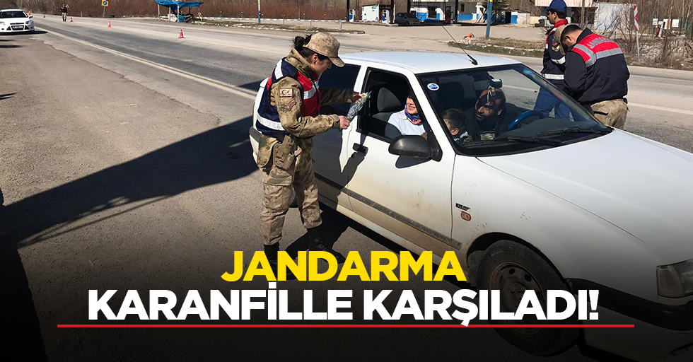 Jandarma karanfille karşıladı!