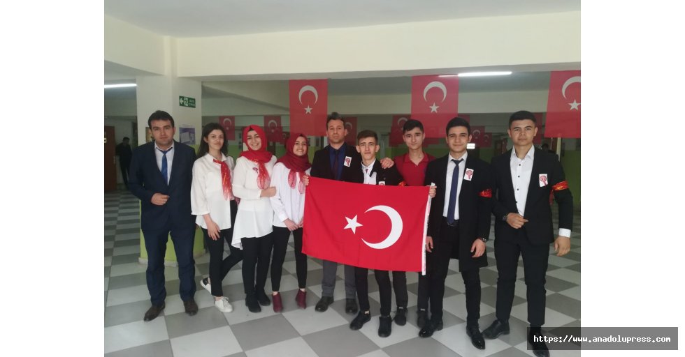 Mehmet Akif Ersoy'u Anma ve İstiklal Marşı'nın Kabulünün 98. Yıldönümü için bir program düzenledi.
