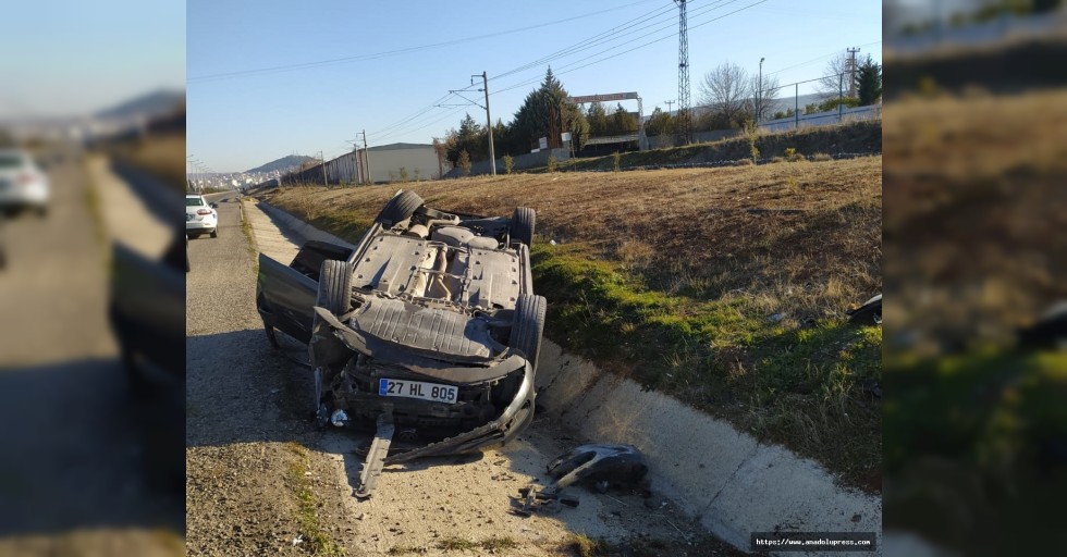 Kahramanmaraş'ta takla atan otomobildeki 6 kişi yaralandı
