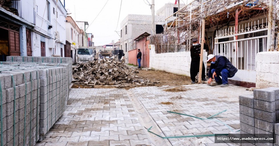 Dulkadiroğlu’nda asfalt ve kilit parke çalışmaları