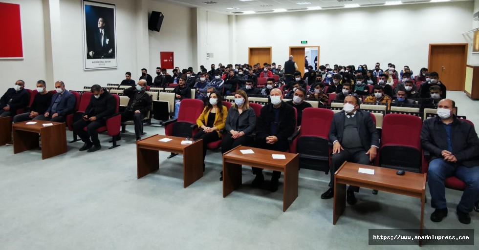 Kahramanmaraş İstiklal Üniversitesi’nde ‘Yunus Emre ve Sevgi Dili’ konulu konferans düzenlendi