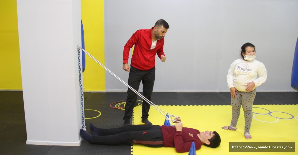 Altınşehir MTAL, otizmli çocuklara spor salonunu açtı