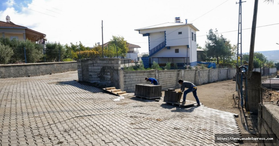 Dulkadiroğlu’ndan Doğanlıkarahasan mahallesinde kilit parke çalışması