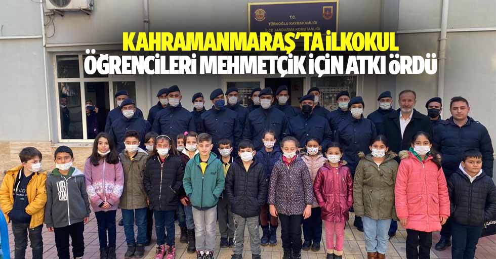 Kahramanmaraş'ta ilkokul öğrencileri Mehmetçik için atkı ördü