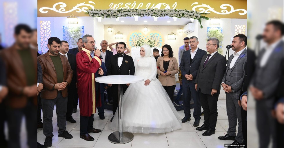 Başkan Güngör, Gazeteci Okutucu’nun Nikah Törenine Katıldı