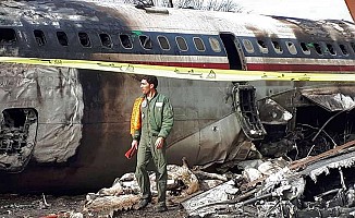 İran'da Kargo Uçağı Düştü: 16 Ölü