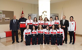 ​SANKO Okulları Genç Kız Basketbol Takımı Türkiye Yarı Finallerinde
