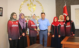 Türkiye 3.Sü Liseli Kızlardan Kabakcı’ya Ziyaret