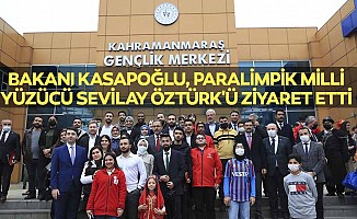 Bakanı Kasapoğlu, Paralimpik Milli Yüzücü Sevilay Öztürk'ü Ziyaret Etti