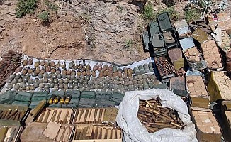 Pençe-Kilit Operasyonu Bölgesinde Teröristlere Ait Çok Sayıda Silah Ve Mühimmat Ele Geçirildi