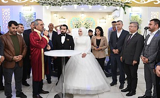 Başkan Güngör, Gazeteci Okutucu’nun Nikah Törenine Katıldı